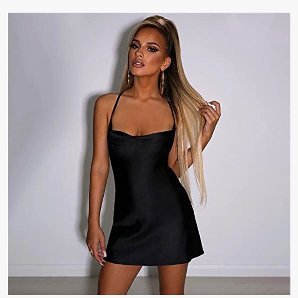 Medium/large adjustable black bodycon dress